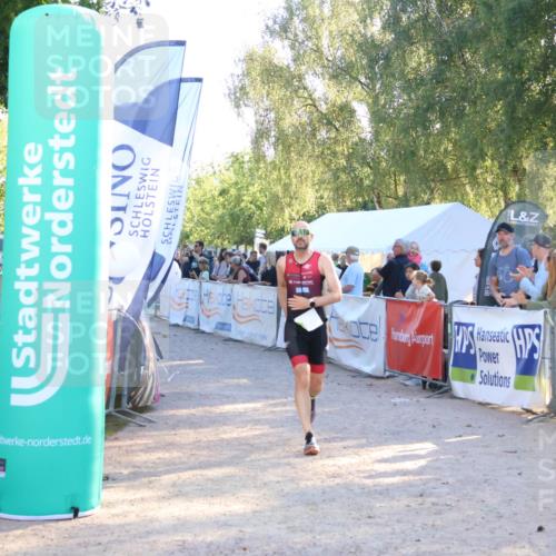 07.09.2025 - 19. Norderstedt Triathlon Zöllner http://msf.ph/oto/8772344 07.09.2025 16:48:57 Ziel 467, 1575 meine-sportfotos.de