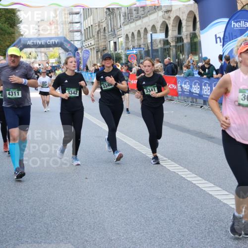 07.09.2025 - BARMER Alsterlauf Strokosch-Dieckow http://msf.ph/oto/8772345 07.09.2025 10:09:32 Ziel 2023, 2082, 2197, 2363, 2391, 2469, 2586, 2622, 2805, 2925, 3054, 3250, 3549, 4203, 4260, 4743, 4838, 4893, 4915, 4933, 4935, 5052, 5443, 6000, 6159, 8115, 8147, 8162 meine-sportfotos.de