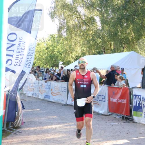 07.09.2025 - 19. Norderstedt Triathlon Zöllner http://msf.ph/oto/8772349 07.09.2025 16:48:57 Ziel 467, 1575 meine-sportfotos.de