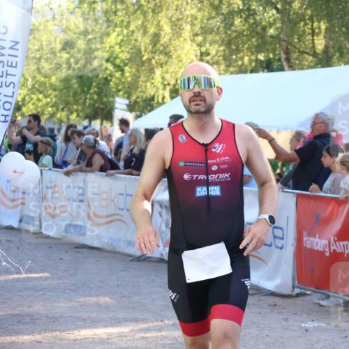 07.09.2025 - 19. Norderstedt Triathlon Zöllner http://msf.ph/oto/8772351 07.09.2025 16:48:58 Ziel 467, 1575 meine-sportfotos.de