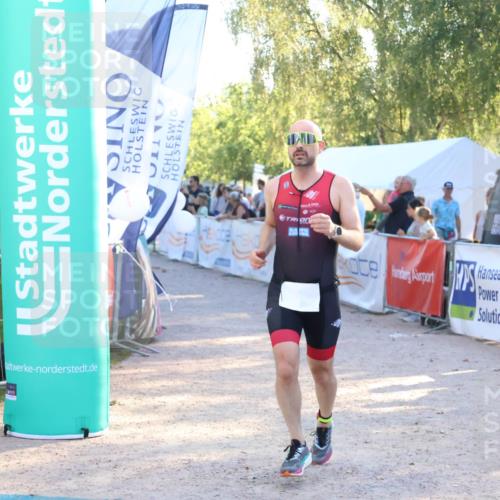 07.09.2025 - 19. Norderstedt Triathlon Zöllner http://msf.ph/oto/8772356 07.09.2025 16:48:58 Ziel 467, 1575 meine-sportfotos.de