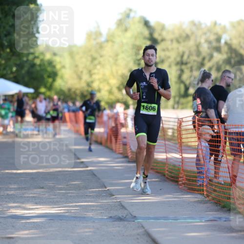 07.09.2025 - 19. Norderstedt Triathlon Michael Strokosch http://msf.ph/oto/8772370 07.09.2025 16:33:08 Laufen 902, 1606, 1609 meine-sportfotos.de