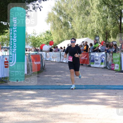 07.09.2025 - 19. Norderstedt Triathlon Zöllner http://msf.ph/oto/8772371 07.09.2025 10:48:23 Ziel 1110, 1151 meine-sportfotos.de
