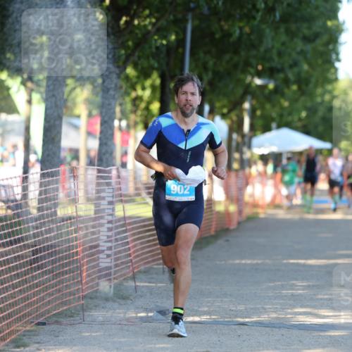 07.09.2025 - 19. Norderstedt Triathlon Michael Strokosch http://msf.ph/oto/8772373 07.09.2025 16:33:08 Laufen 902, 1606, 1609 meine-sportfotos.de