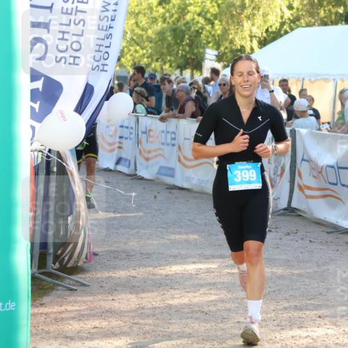 07.09.2025 - 19. Norderstedt Triathlon Zöllner http://msf.ph/oto/8772380 07.09.2025 16:49:03 Ziel 399, 1575, 1589 meine-sportfotos.de