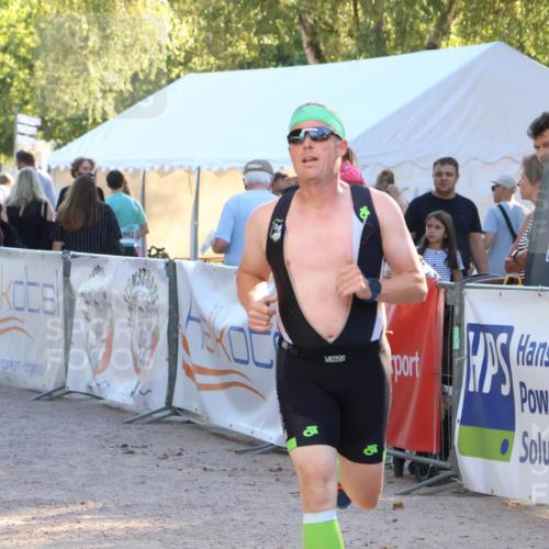 07.09.2025 - 19. Norderstedt Triathlon Zöllner http://msf.ph/oto/8772445 07.09.2025 16:49:16 Ziel 1103, 1497, 1551 meine-sportfotos.de