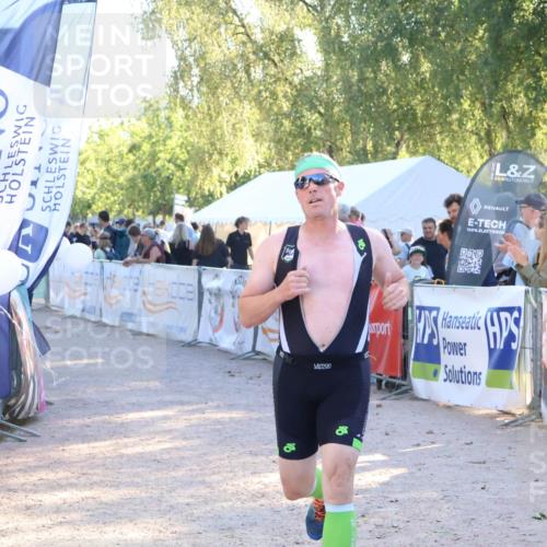 07.09.2025 - 19. Norderstedt Triathlon Zöllner http://msf.ph/oto/8772446 07.09.2025 16:49:17 Ziel 1053, 1103, 1497, 1551 meine-sportfotos.de