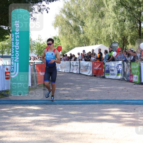 07.09.2025 - 19. Norderstedt Triathlon Zöllner http://msf.ph/oto/8772449 07.09.2025 10:49:05 Ziel 654, 1117 meine-sportfotos.de