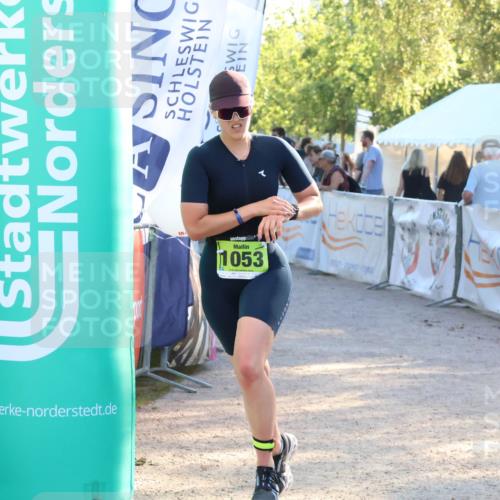 07.09.2025 - 19. Norderstedt Triathlon Zöllner http://msf.ph/oto/8772477 07.09.2025 16:49:21 Ziel 1053, 1551, 1588 meine-sportfotos.de