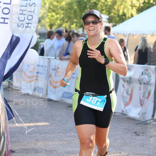 07.09.2025 - 19. Norderstedt Triathlon Zöllner http://msf.ph/oto/8772514 07.09.2025 16:49:26 Ziel 387, 1053, 1588 meine-sportfotos.de