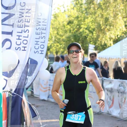 07.09.2025 - 19. Norderstedt Triathlon Zöllner http://msf.ph/oto/8772527 07.09.2025 16:49:27 Ziel 387, 1053, 1588 meine-sportfotos.de