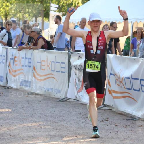 07.09.2025 - 19. Norderstedt Triathlon Zöllner http://msf.ph/oto/8772542 07.09.2025 16:49:36 Ziel 1574 meine-sportfotos.de