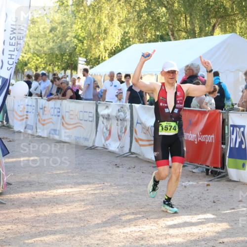 07.09.2025 - 19. Norderstedt Triathlon Zöllner http://msf.ph/oto/8772561 07.09.2025 16:49:37 Ziel 1574 meine-sportfotos.de