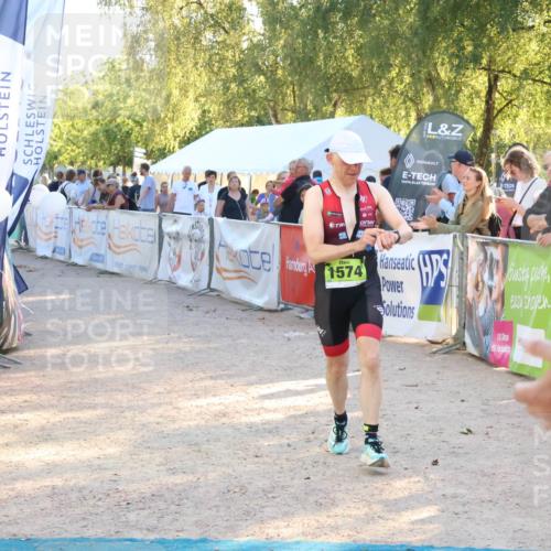 07.09.2025 - 19. Norderstedt Triathlon Zöllner http://msf.ph/oto/8772573 07.09.2025 16:49:38 Ziel 1574 meine-sportfotos.de