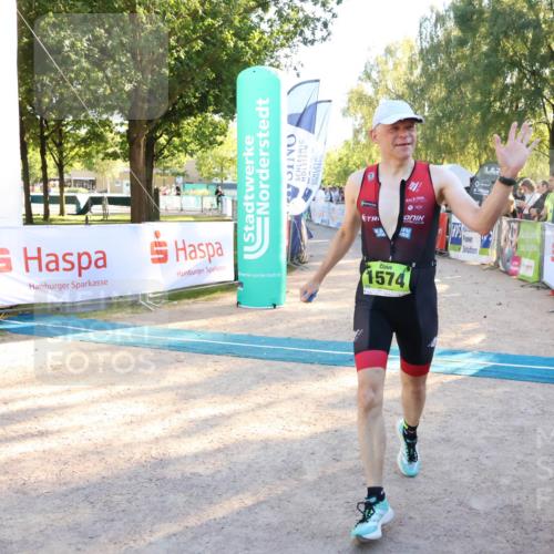07.09.2025 - 19. Norderstedt Triathlon Zöllner http://msf.ph/oto/8772597 07.09.2025 16:49:40 Ziel 1574 meine-sportfotos.de