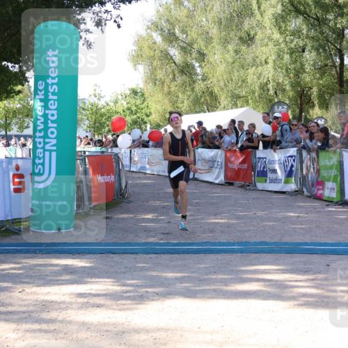 07.09.2025 - 19. Norderstedt Triathlon Zöllner http://msf.ph/oto/8772634 07.09.2025 10:51:40 Ziel 68, 649 meine-sportfotos.de