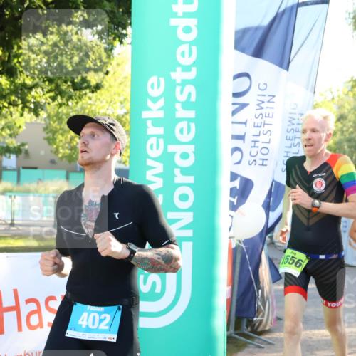 07.09.2025 - 19. Norderstedt Triathlon Zöllner http://msf.ph/oto/8772639 07.09.2025 16:49:51 Ziel 402, 464, 1556 meine-sportfotos.de