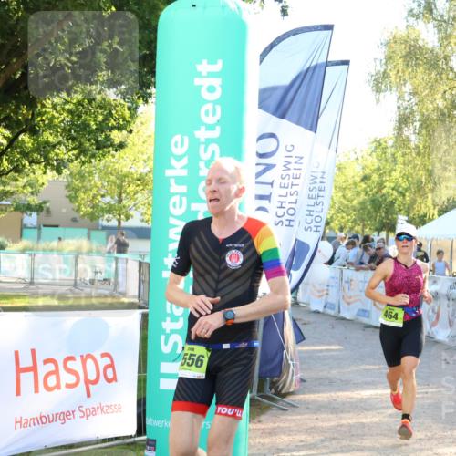 07.09.2025 - 19. Norderstedt Triathlon Zöllner http://msf.ph/oto/8772649 07.09.2025 16:49:51 Ziel 402, 464, 1556 meine-sportfotos.de