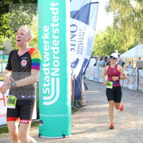 07.09.2025 - 19. Norderstedt Triathlon Zöllner http://msf.ph/oto/8772652 07.09.2025 16:49:52 Ziel 402, 464, 1556 meine-sportfotos.de