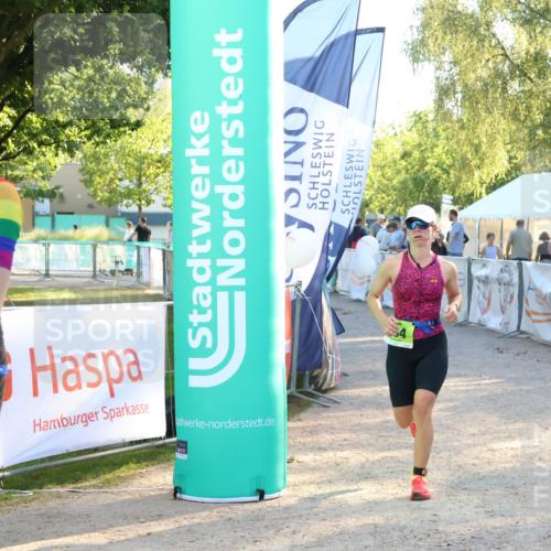07.09.2025 - 19. Norderstedt Triathlon Zöllner http://msf.ph/oto/8772662 07.09.2025 16:49:52 Ziel 402, 464, 1556 meine-sportfotos.de