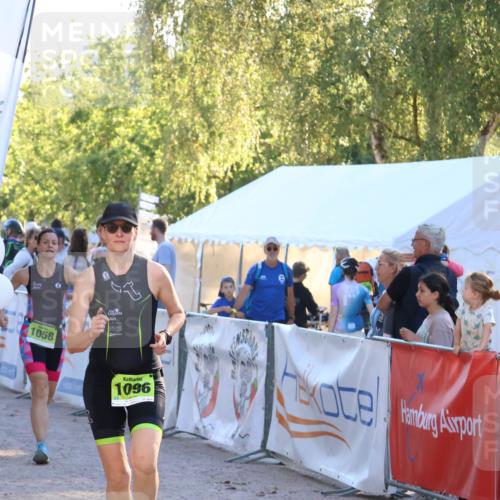 07.09.2025 - 19. Norderstedt Triathlon Zöllner http://msf.ph/oto/8772671 07.09.2025 16:50:07 Ziel 1058, 1096, 1607 meine-sportfotos.de