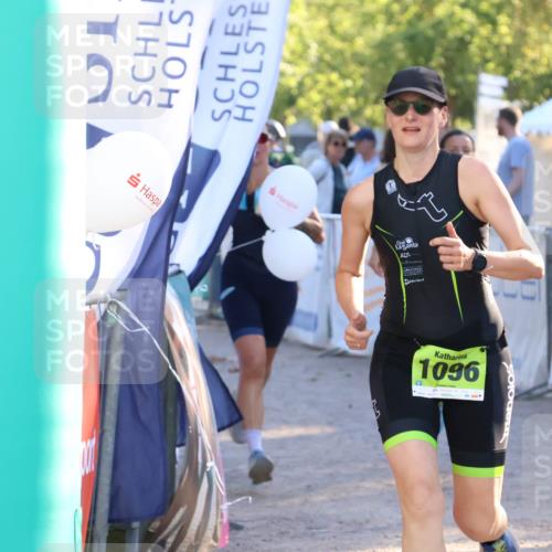 07.09.2025 - 19. Norderstedt Triathlon Zöllner http://msf.ph/oto/8772679 07.09.2025 16:50:08 Ziel 1058, 1096, 1607 meine-sportfotos.de