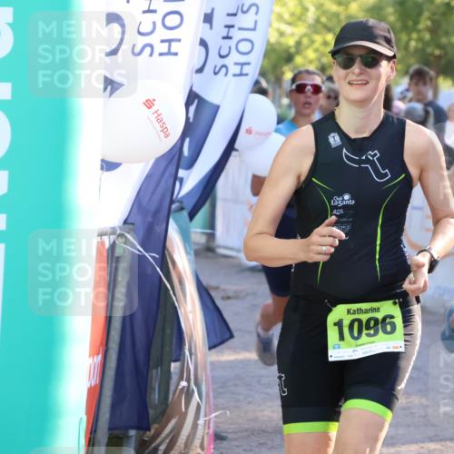 07.09.2025 - 19. Norderstedt Triathlon Zöllner http://msf.ph/oto/8772688 07.09.2025 16:50:08 Ziel 1058, 1096, 1607 meine-sportfotos.de