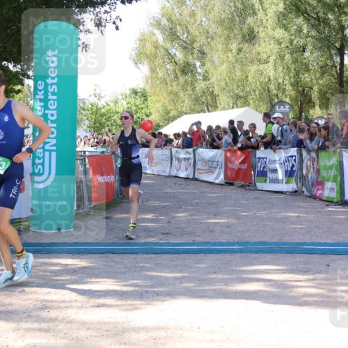 07.09.2025 - 19. Norderstedt Triathlon Zöllner http://msf.ph/oto/8772694 07.09.2025 10:51:58 Ziel 648, 673, 686 meine-sportfotos.de