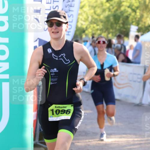 07.09.2025 - 19. Norderstedt Triathlon Zöllner http://msf.ph/oto/8772697 07.09.2025 16:50:09 Ziel 1058, 1096, 1607 meine-sportfotos.de