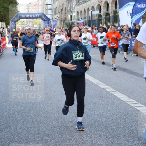 07.09.2025 - BARMER Alsterlauf Strokosch-Dieckow http://msf.ph/oto/8772704 07.09.2025 10:09:26 Ziel 2023, 2197, 2224, 2363, 2391, 2469, 2622, 2925, 3054, 3549, 3770, 4155, 4203, 4260, 4474, 4714, 4743, 4906, 4915, 5052, 5443, 6258, 8115, 8147, 8162 meine-sportfotos.de