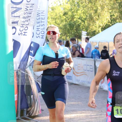 07.09.2025 - 19. Norderstedt Triathlon Zöllner http://msf.ph/oto/8772727 07.09.2025 16:50:10 Ziel 1058, 1096, 1607 meine-sportfotos.de