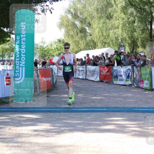 07.09.2025 - 19. Norderstedt Triathlon Zöllner http://msf.ph/oto/8772732 07.09.2025 10:52:14 Ziel 667, 1146 meine-sportfotos.de