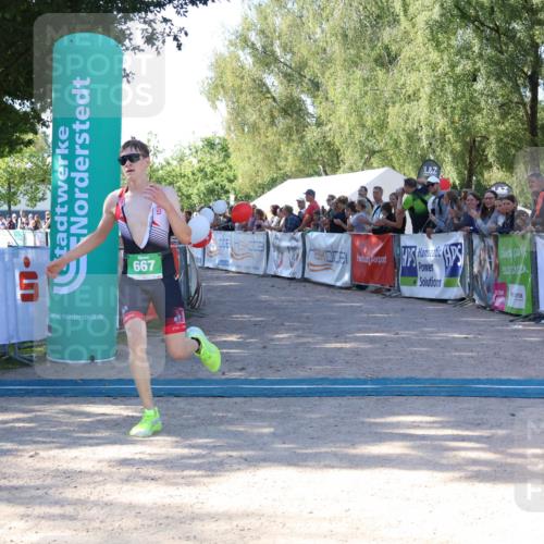 07.09.2025 - 19. Norderstedt Triathlon Zöllner http://msf.ph/oto/8772743 07.09.2025 10:52:15 Ziel 667, 1114, 1141, 1146 meine-sportfotos.de