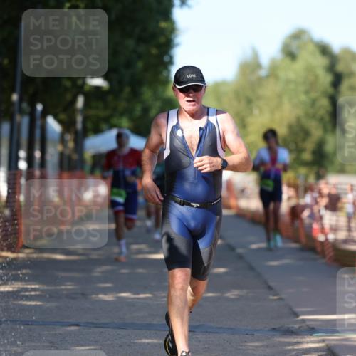07.09.2025 - 19. Norderstedt Triathlon Michael Strokosch http://msf.ph/oto/8772748 07.09.2025 15:38:08 Laufen 475, 477, 963, 1496, 1504 meine-sportfotos.de