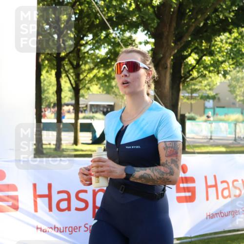07.09.2025 - 19. Norderstedt Triathlon Zöllner http://msf.ph/oto/8772757 07.09.2025 16:50:12 Ziel 1058, 1096, 1607 meine-sportfotos.de
