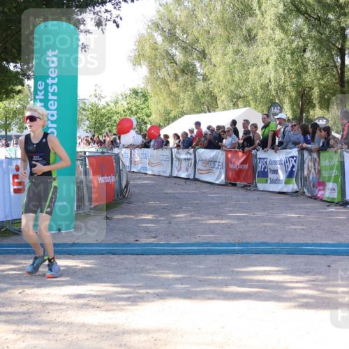 07.09.2025 - 19. Norderstedt Triathlon Zöllner http://msf.ph/oto/8772807 07.09.2025 10:52:26 Ziel 112, 1114, 1141 meine-sportfotos.de