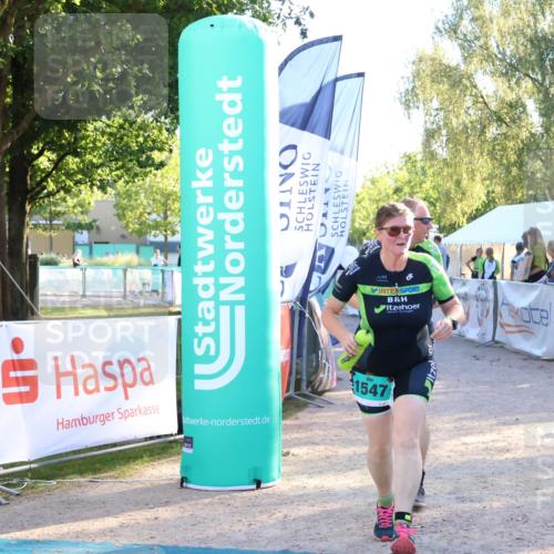07.09.2025 - 19. Norderstedt Triathlon Zöllner http://msf.ph/oto/8772838 07.09.2025 16:50:48 Ziel 1524, 1547, 1562 meine-sportfotos.de