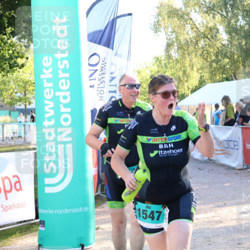 07.09.2025 - 19. Norderstedt Triathlon Zöllner http://msf.ph/oto/8772852 07.09.2025 16:50:48 Ziel 1524, 1547, 1562 meine-sportfotos.de