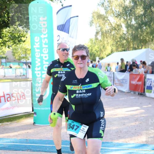 07.09.2025 - 19. Norderstedt Triathlon Zöllner http://msf.ph/oto/8772858 07.09.2025 16:50:49 Ziel 1524, 1547, 1562 meine-sportfotos.de