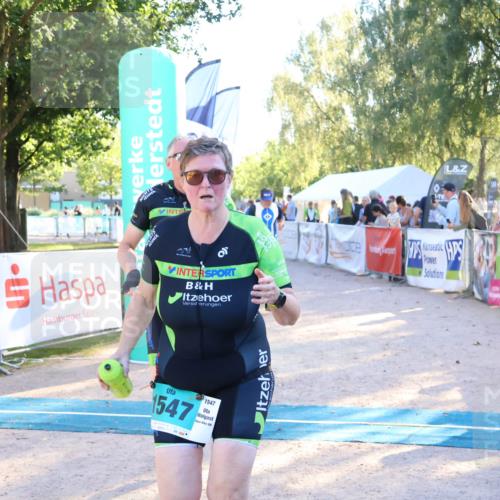 07.09.2025 - 19. Norderstedt Triathlon Zöllner http://msf.ph/oto/8772865 07.09.2025 16:50:49 Ziel 1524, 1547, 1562 meine-sportfotos.de