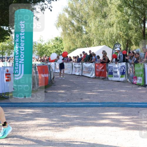 07.09.2025 - 19. Norderstedt Triathlon Zöllner http://msf.ph/oto/8772872 07.09.2025 10:52:53 Ziel 84, 652, 1130 meine-sportfotos.de
