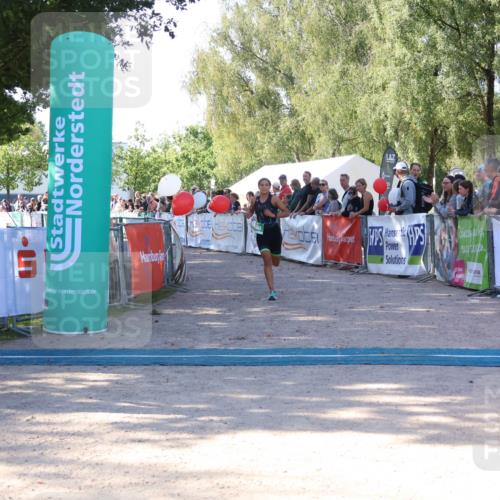 07.09.2025 - 19. Norderstedt Triathlon Zöllner http://msf.ph/oto/8772893 07.09.2025 10:52:58 Ziel 690, 1130 meine-sportfotos.de