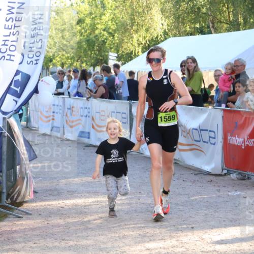 07.09.2025 - 19. Norderstedt Triathlon Zöllner http://msf.ph/oto/8772928 07.09.2025 16:50:57 Ziel 1559, 1562 meine-sportfotos.de