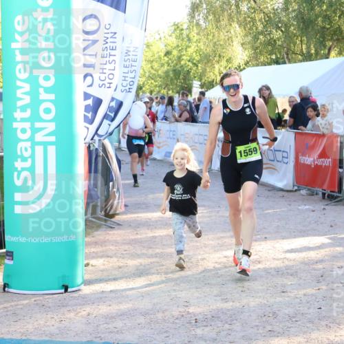 07.09.2025 - 19. Norderstedt Triathlon Zöllner http://msf.ph/oto/8772944 07.09.2025 16:50:58 Ziel 1061, 1424, 1559, 1562 meine-sportfotos.de