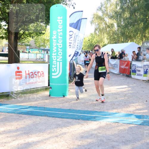07.09.2025 - 19. Norderstedt Triathlon Zöllner http://msf.ph/oto/8772952 07.09.2025 16:50:58 Ziel 1061, 1424, 1559, 1562 meine-sportfotos.de