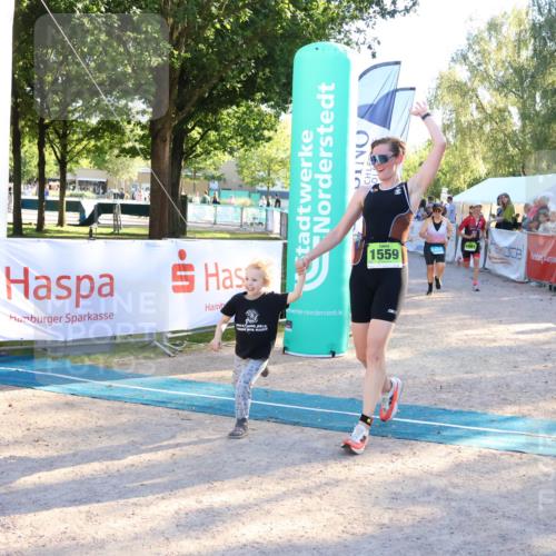 07.09.2025 - 19. Norderstedt Triathlon Zöllner http://msf.ph/oto/8772965 07.09.2025 16:50:59 Ziel 1061, 1424, 1559 meine-sportfotos.de
