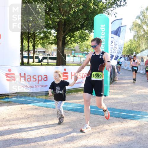 07.09.2025 - 19. Norderstedt Triathlon Zöllner http://msf.ph/oto/8772981 07.09.2025 16:51:00 Ziel 416, 1061, 1424, 1559 meine-sportfotos.de