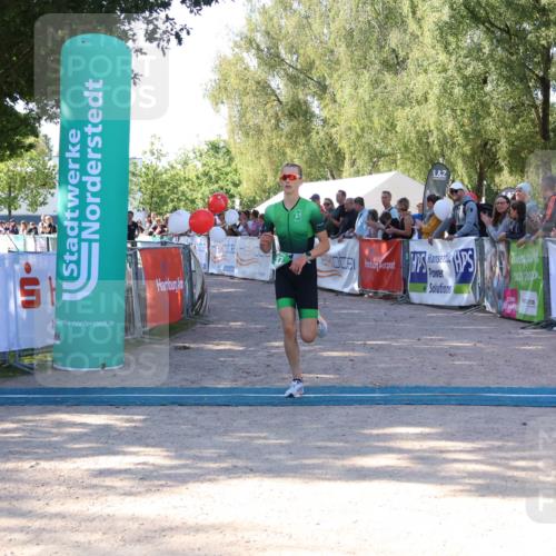 07.09.2025 - 19. Norderstedt Triathlon Zöllner http://msf.ph/oto/8773012 07.09.2025 10:54:15 Ziel 87, 93 meine-sportfotos.de
