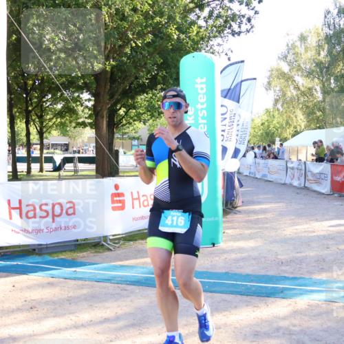 07.09.2025 - 19. Norderstedt Triathlon Zöllner http://msf.ph/oto/8773019 07.09.2025 16:51:06 Ziel 416, 1061, 1424 meine-sportfotos.de