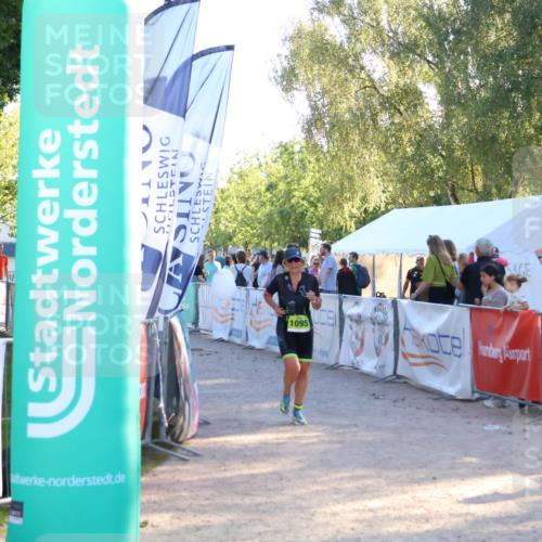 07.09.2025 - 19. Norderstedt Triathlon Zöllner http://msf.ph/oto/8773031 07.09.2025 16:51:34 Ziel 1095 meine-sportfotos.de